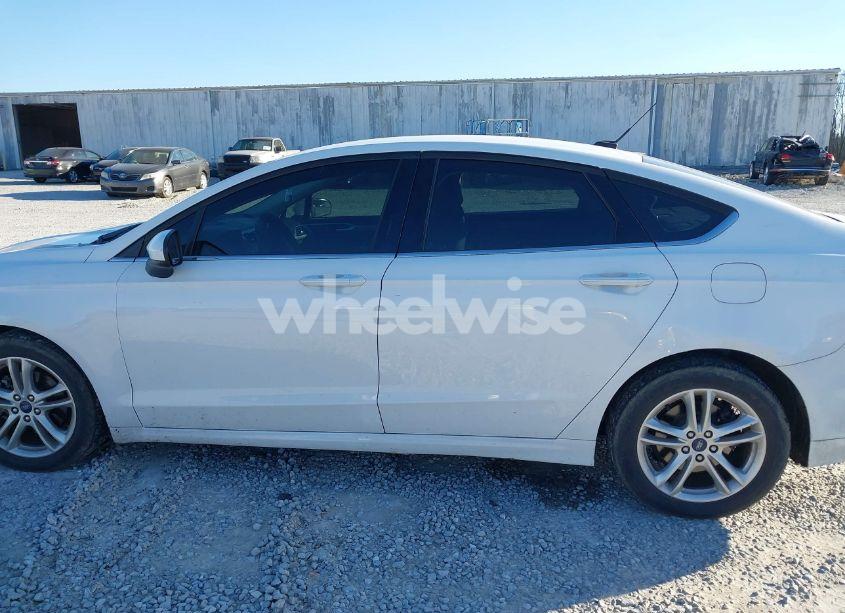 Photo 14 of 2018 Ford Fusion SE (VIN 3FA6P0HD8JR228882)