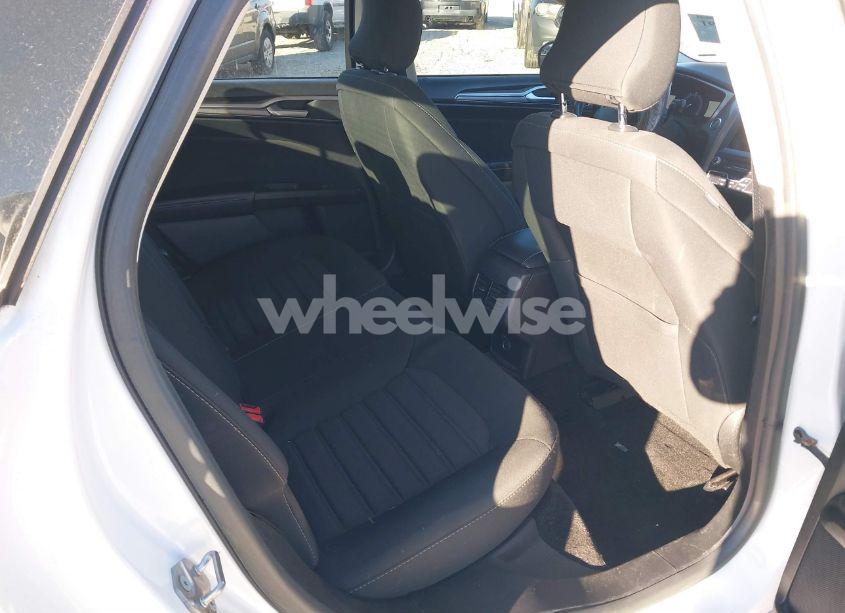 Photo 8 of 2018 Ford Fusion SE (VIN 3FA6P0HD8JR228882)