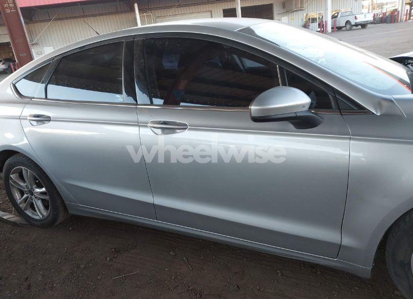 Photo 13 of 2018 Ford Fusion SE (VIN 3FA6P0HD8JR229336)