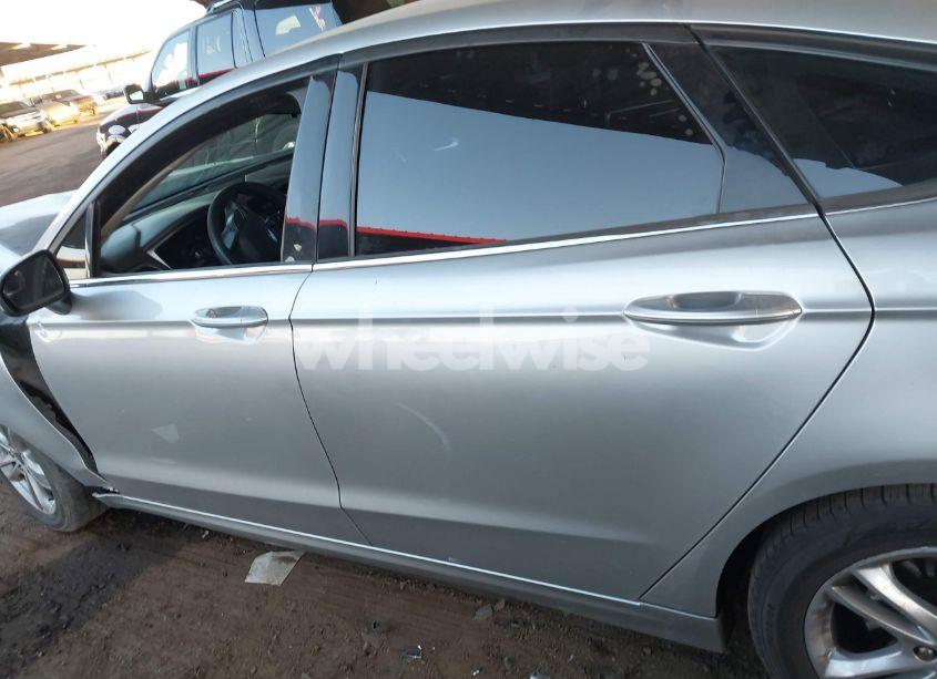 Photo 14 of 2018 Ford Fusion SE (VIN 3FA6P0HD8JR229336)