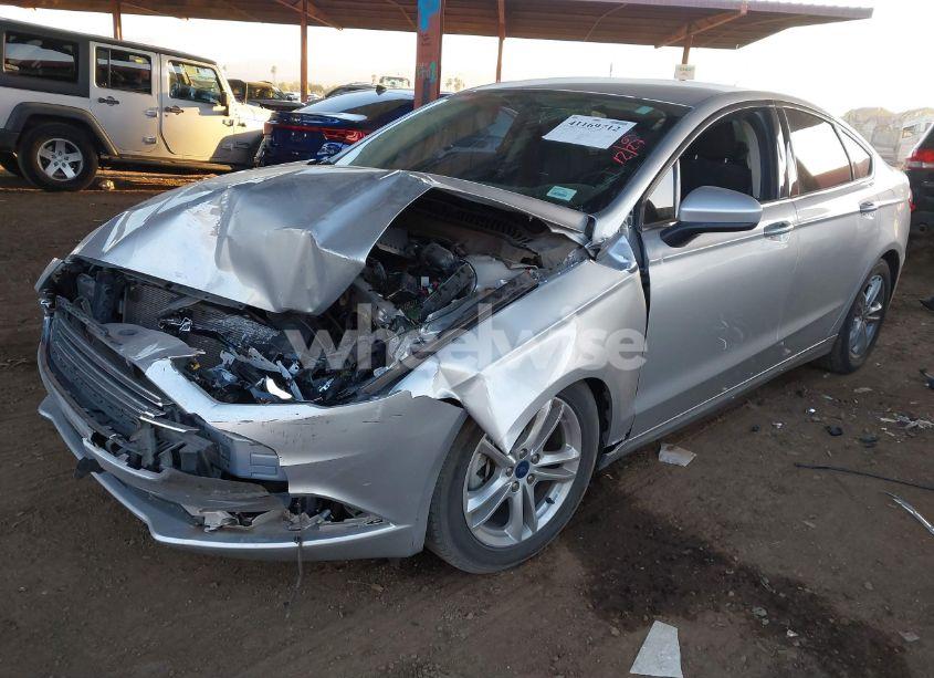 Photo 2 of 2018 Ford Fusion SE (VIN 3FA6P0HD8JR229336)