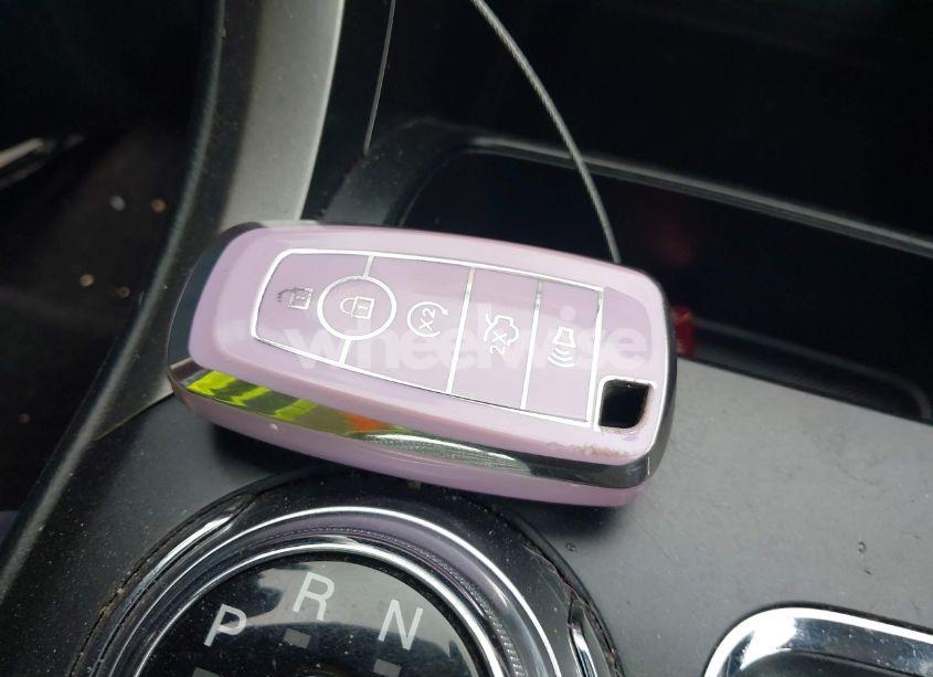 Photo 11 of 2018 Ford Fusion SE (VIN 3FA6P0HD8JR232799)