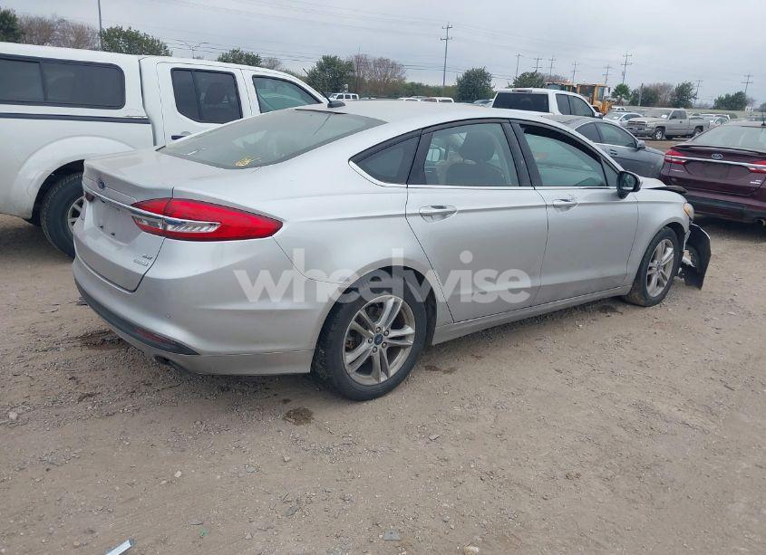 Photo 4 of 2018 Ford Fusion SE (VIN 3FA6P0HD8JR232799)