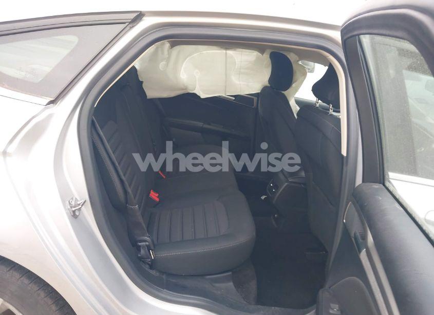 Photo 8 of 2018 Ford Fusion SE (VIN 3FA6P0HD8JR232799)