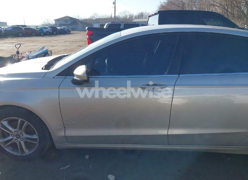 Photo 15 of 2018 Ford Fusion SE (VIN 3FA6P0HD8JR238621)