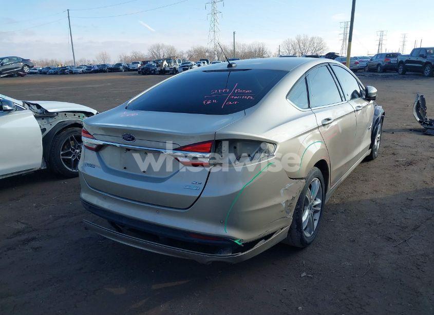 Photo 4 of 2018 Ford Fusion SE (VIN 3FA6P0HD8JR238621)
