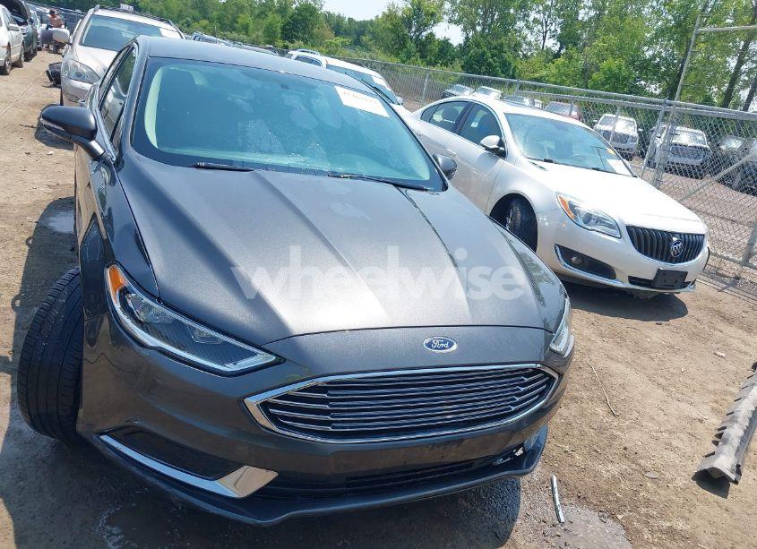 Photo 13 of 2018 Ford Fusion SE (VIN 3FA6P0HD8JR251935)
