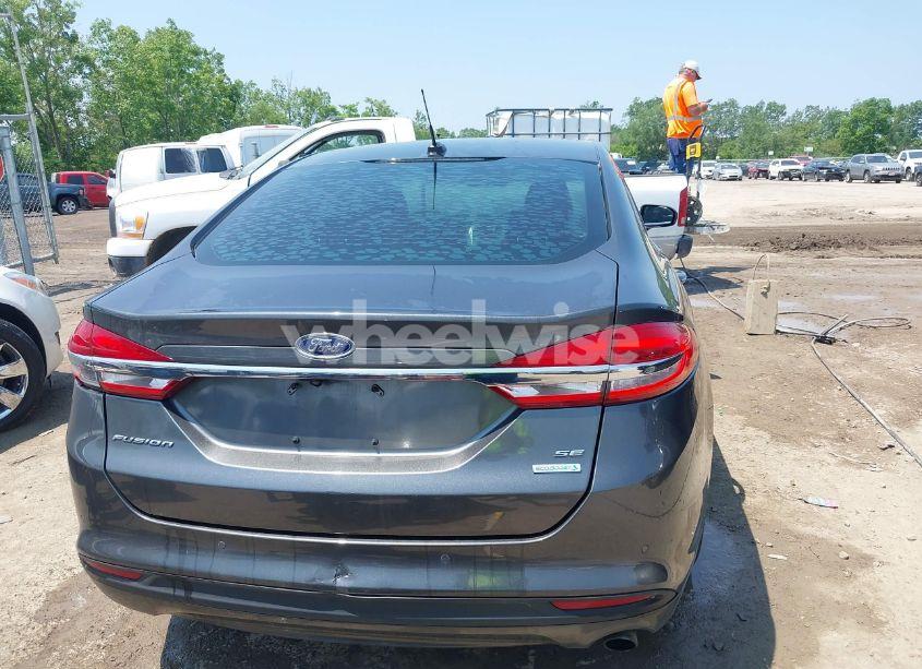 Photo 17 of 2018 Ford Fusion SE (VIN 3FA6P0HD8JR251935)