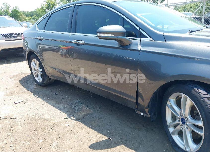 Photo 18 of 2018 Ford Fusion SE (VIN 3FA6P0HD8JR251935)