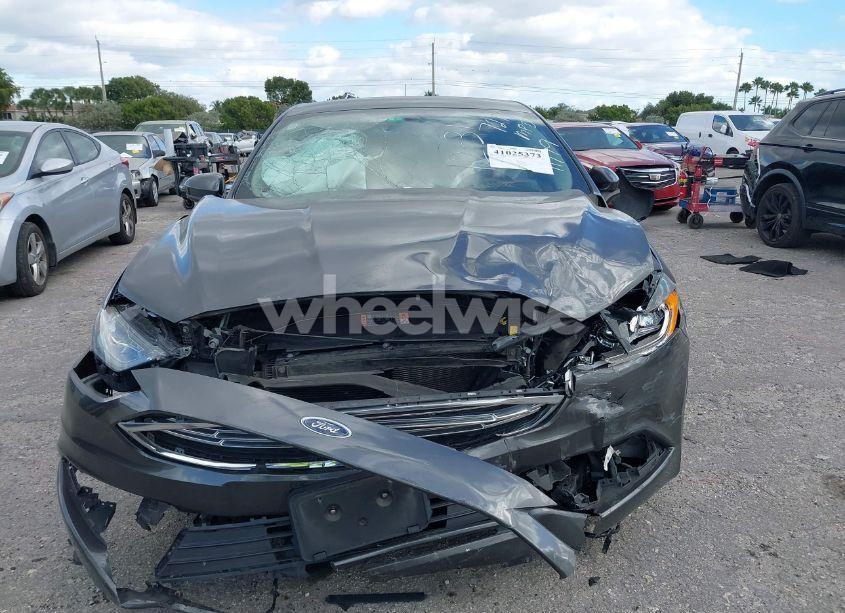 Photo 12 of 2018 Ford Fusion SE (VIN 3FA6P0HD8JR257217)