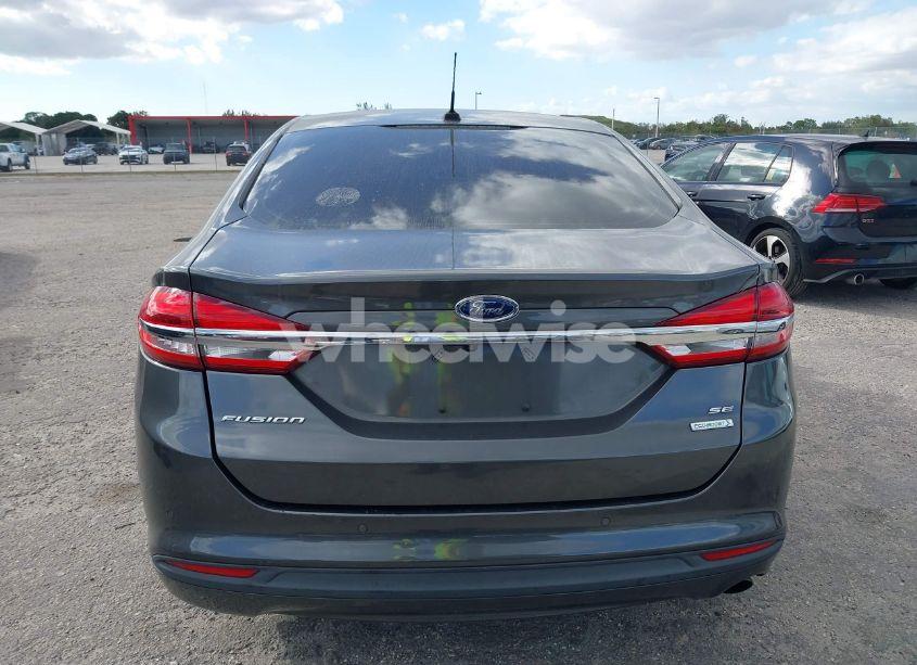 Photo 16 of 2018 Ford Fusion SE (VIN 3FA6P0HD8JR257217)
