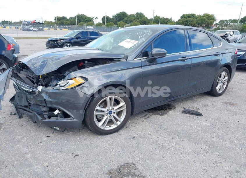 Photo 2 of 2018 Ford Fusion SE (VIN 3FA6P0HD8JR257217)