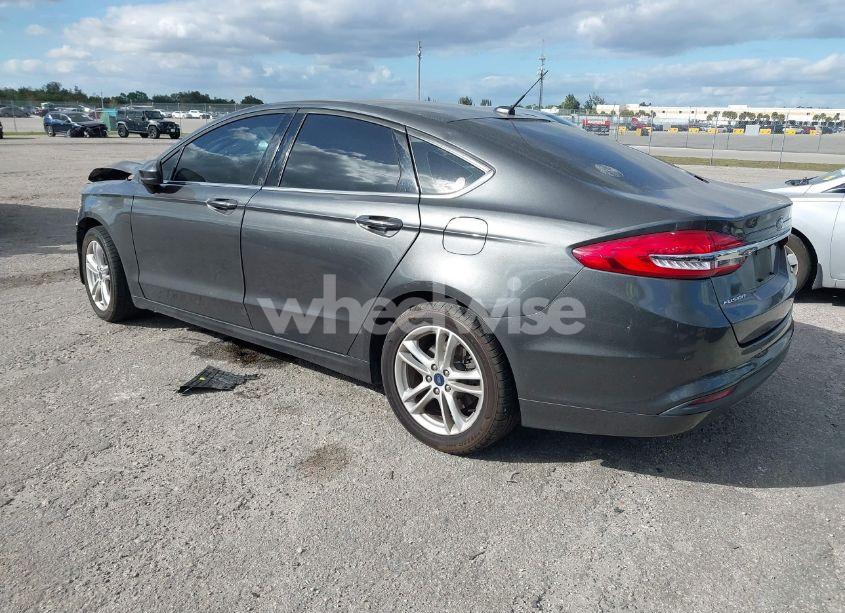 Photo 3 of 2018 Ford Fusion SE (VIN 3FA6P0HD8JR257217)