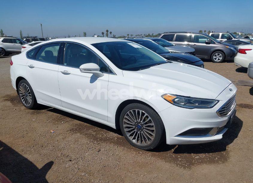 2018 Ford Fusion SE (VIN 3FA6P0HD8JR268590) main photo