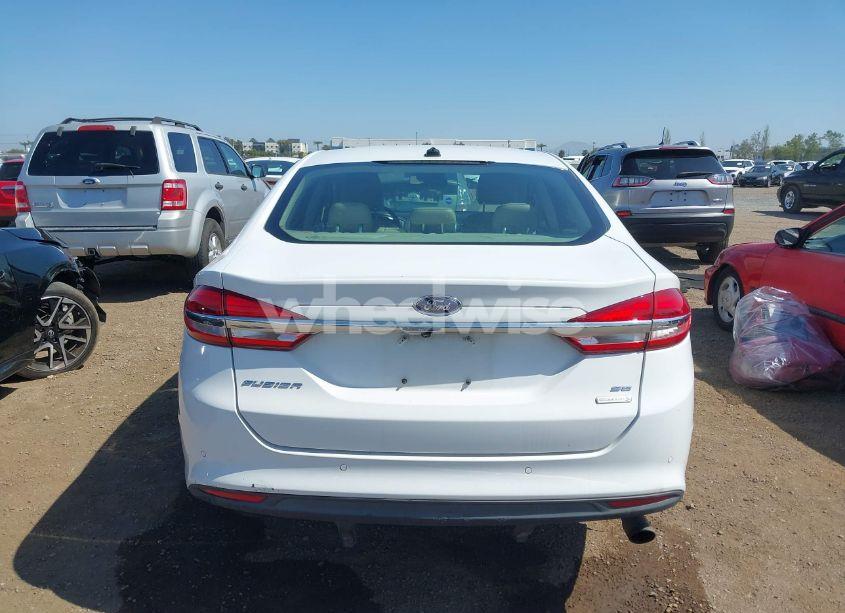 Photo 16 of 2018 Ford Fusion SE (VIN 3FA6P0HD8JR268590)