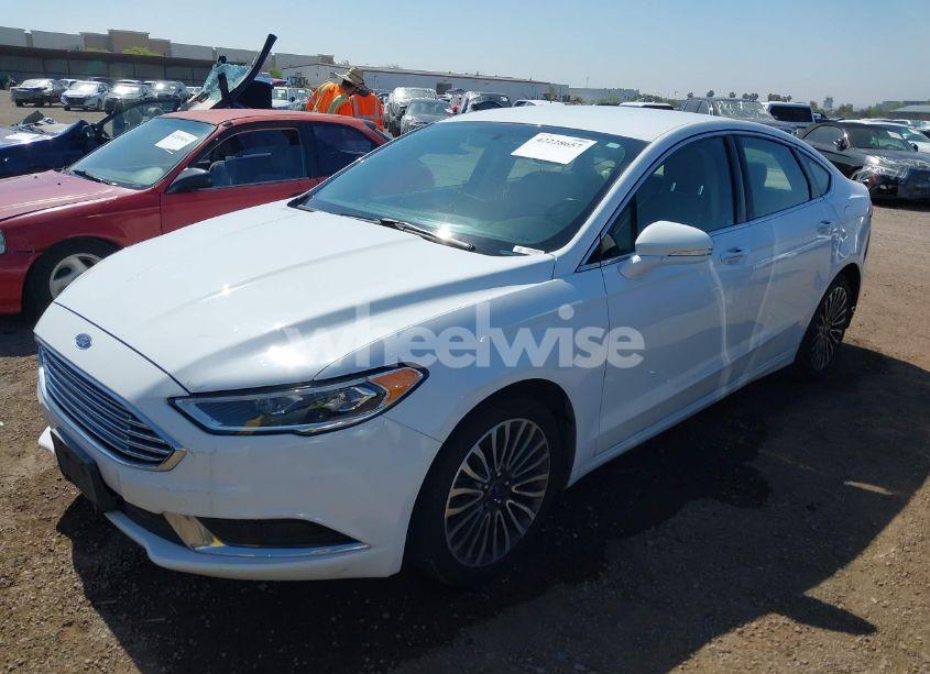 Photo 2 of 2018 Ford Fusion SE (VIN 3FA6P0HD8JR268590)