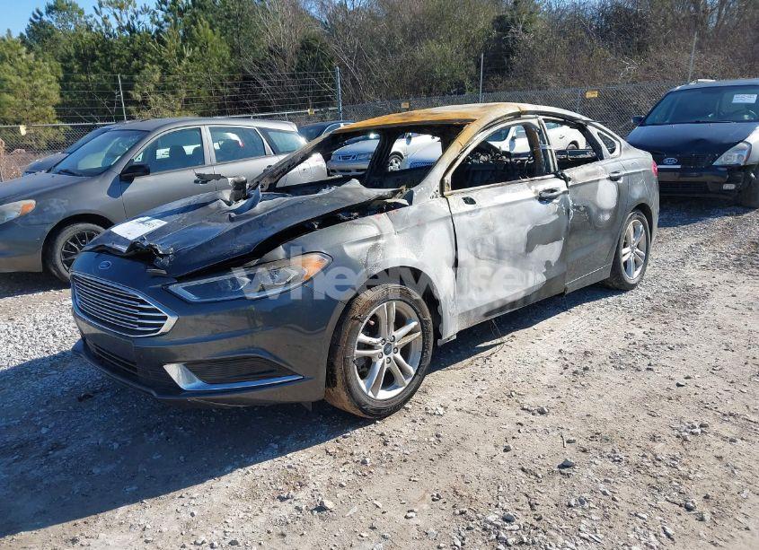Photo 2 of 2018 Ford Fusion SE (VIN 3FA6P0HD8JR277855)