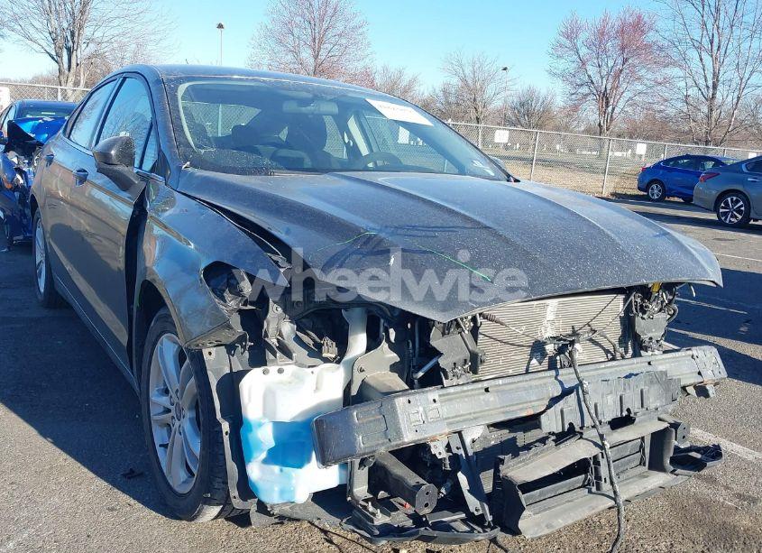 2018 Ford Fusion SE (VIN 3FA6P0HD8JR283073) main photo