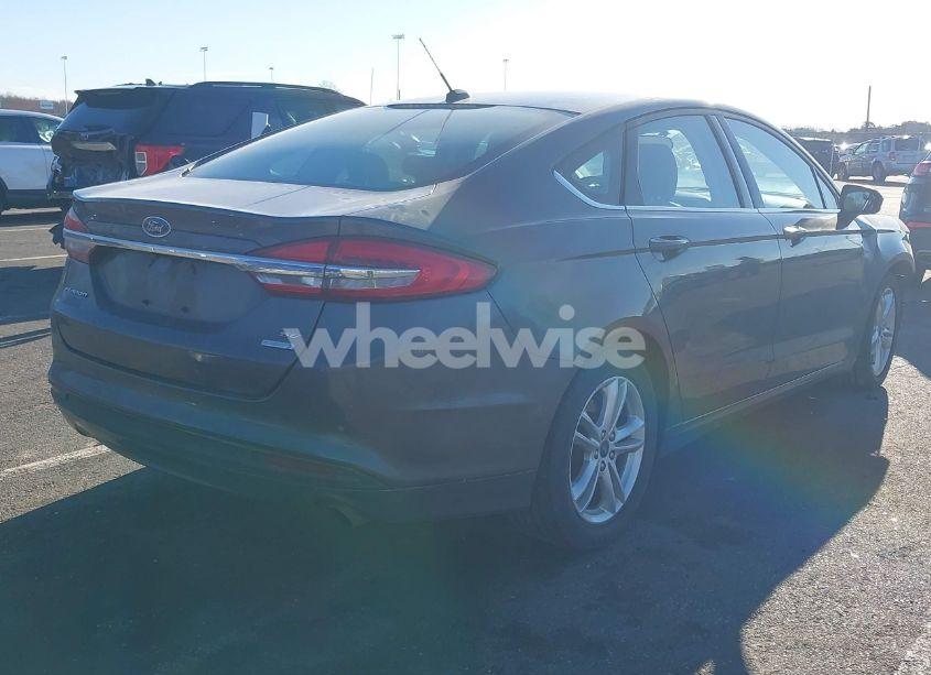 Photo 4 of 2018 Ford Fusion SE (VIN 3FA6P0HD8JR283073)