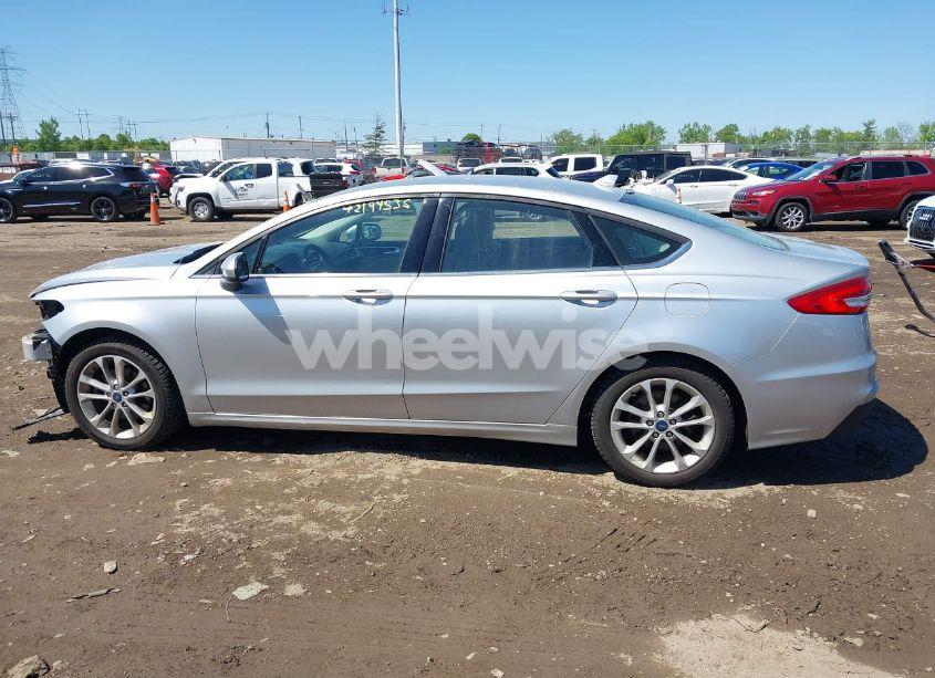 Photo 15 of 2019 Ford Fusion SE (VIN 3FA6P0HD8KR145891)