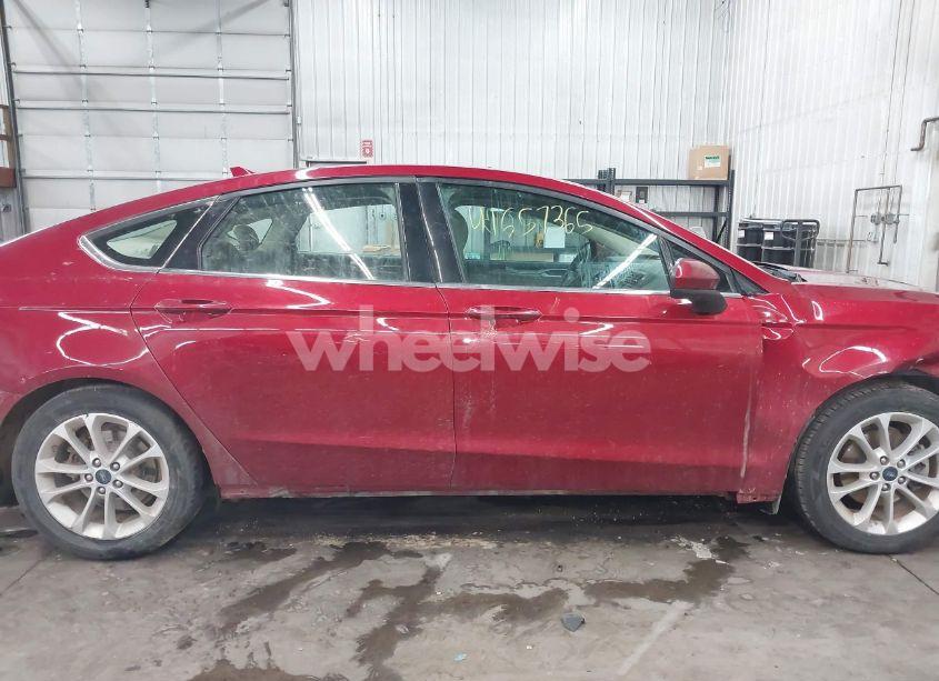 Photo 13 of 2019 Ford Fusion SE (VIN 3FA6P0HD8KR153571)