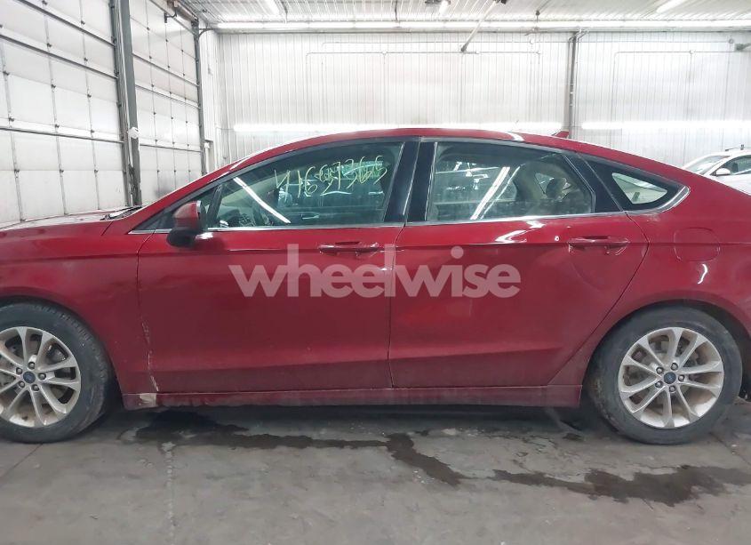 Photo 14 of 2019 Ford Fusion SE (VIN 3FA6P0HD8KR153571)
