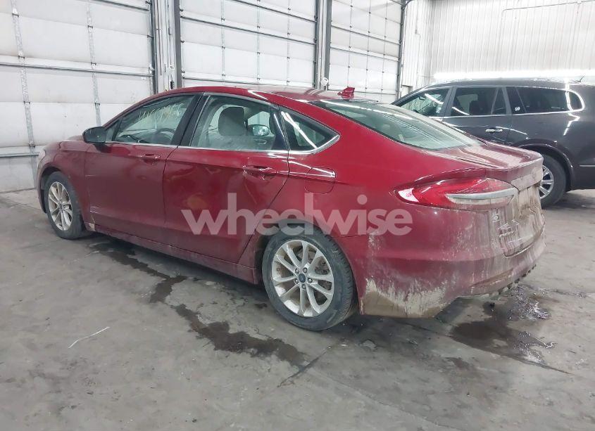 Photo 3 of 2019 Ford Fusion SE (VIN 3FA6P0HD8KR153571)