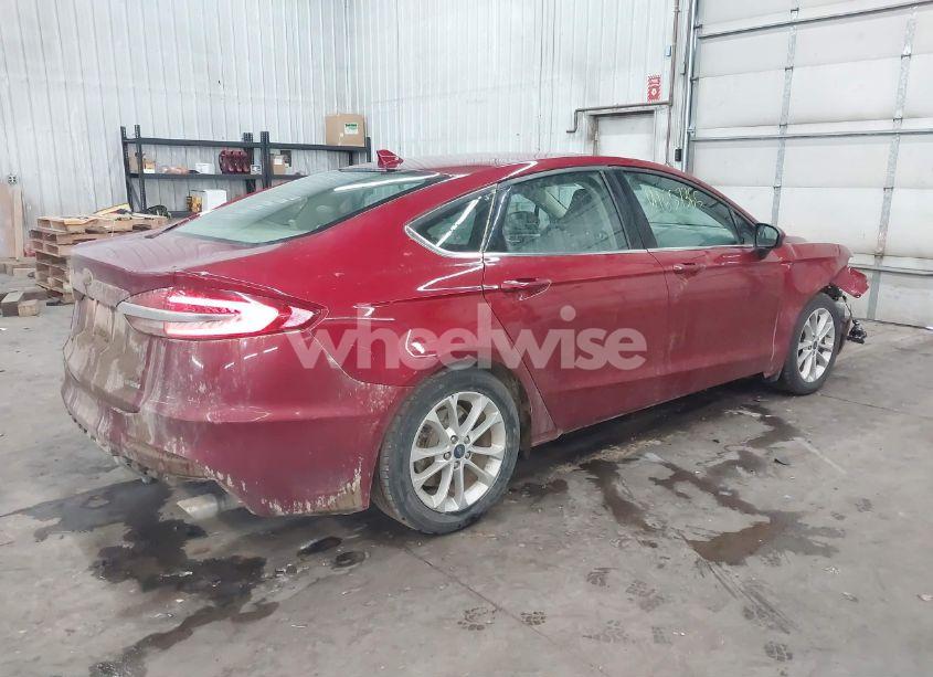 Photo 4 of 2019 Ford Fusion SE (VIN 3FA6P0HD8KR153571)