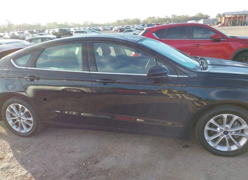 Photo 14 of 2019 Ford Fusion SE (VIN 3FA6P0HD8KR154364)