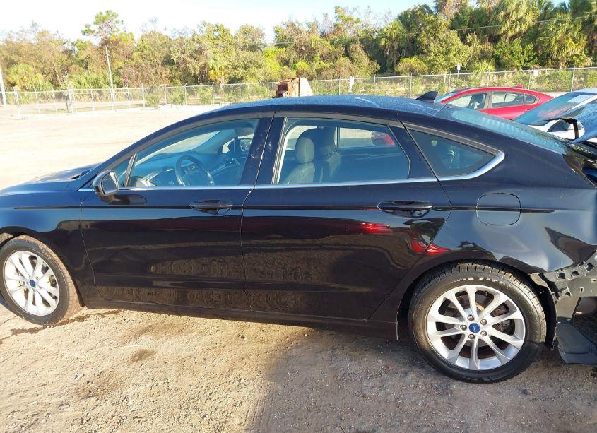 Photo 15 of 2019 Ford Fusion SE (VIN 3FA6P0HD8KR154364)