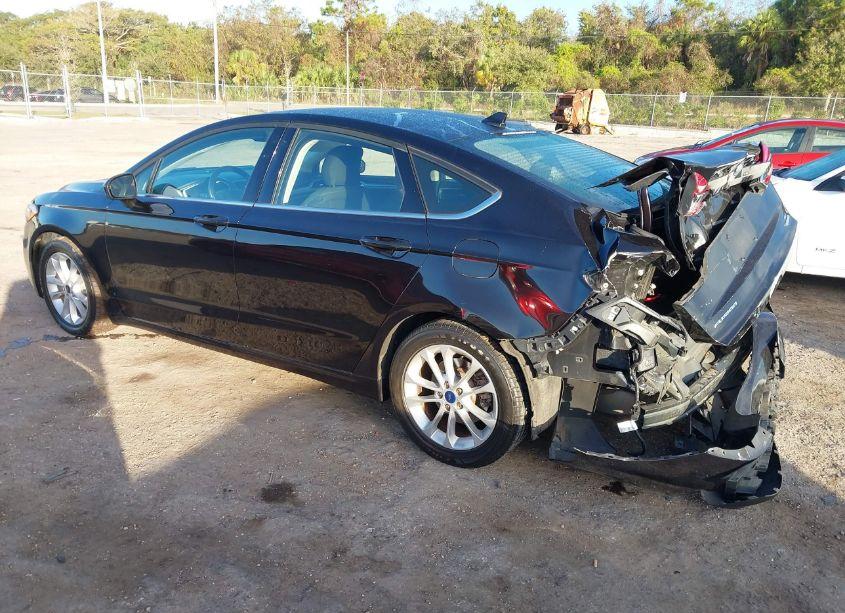 Photo 3 of 2019 Ford Fusion SE (VIN 3FA6P0HD8KR154364)