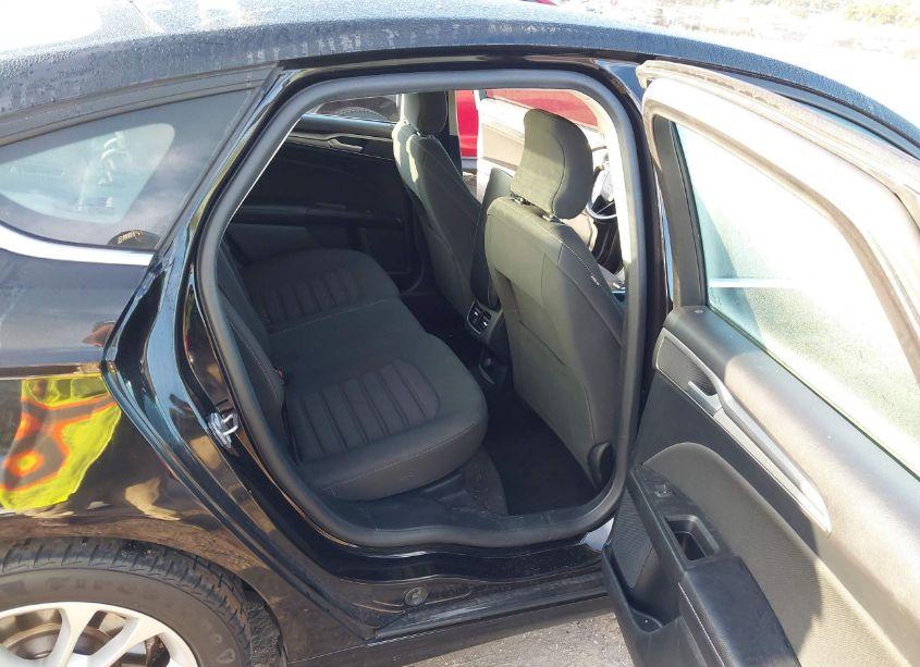 Photo 8 of 2019 Ford Fusion SE (VIN 3FA6P0HD8KR154364)