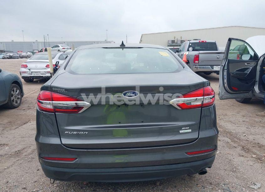 Photo 16 of 2019 Ford Fusion SE (VIN 3FA6P0HD8KR160990)