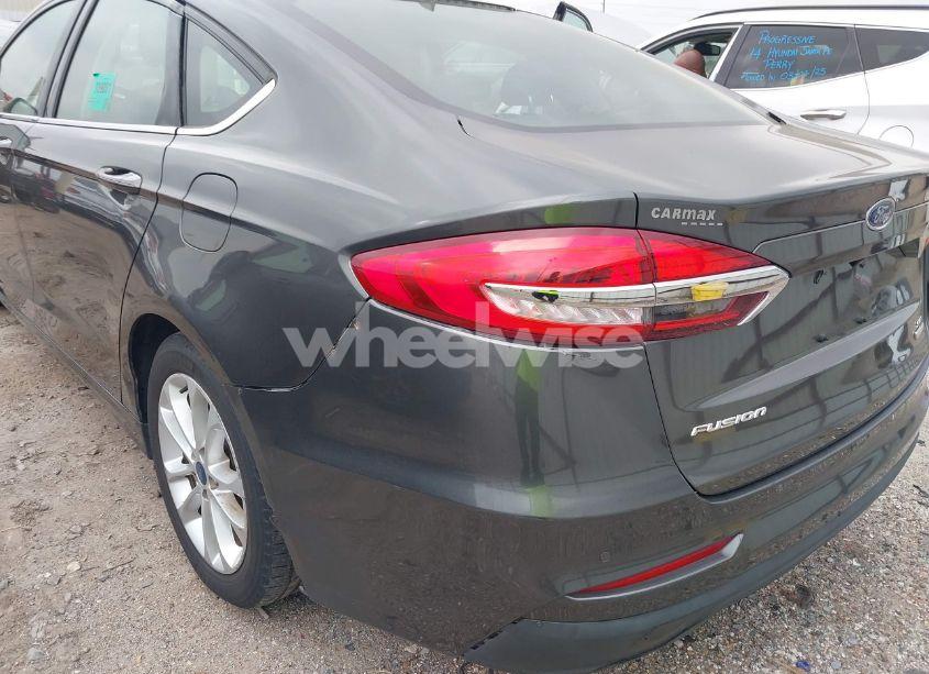Photo 6 of 2019 Ford Fusion SE (VIN 3FA6P0HD8KR160990)