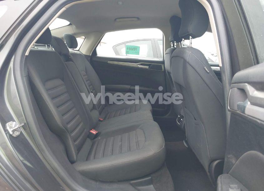 Photo 8 of 2019 Ford Fusion SE (VIN 3FA6P0HD8KR160990)