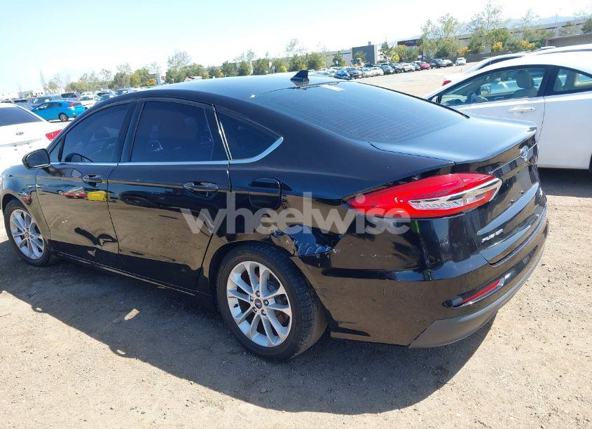 Photo 3 of 2019 Ford Fusion SE (VIN 3FA6P0HD8KR175506)