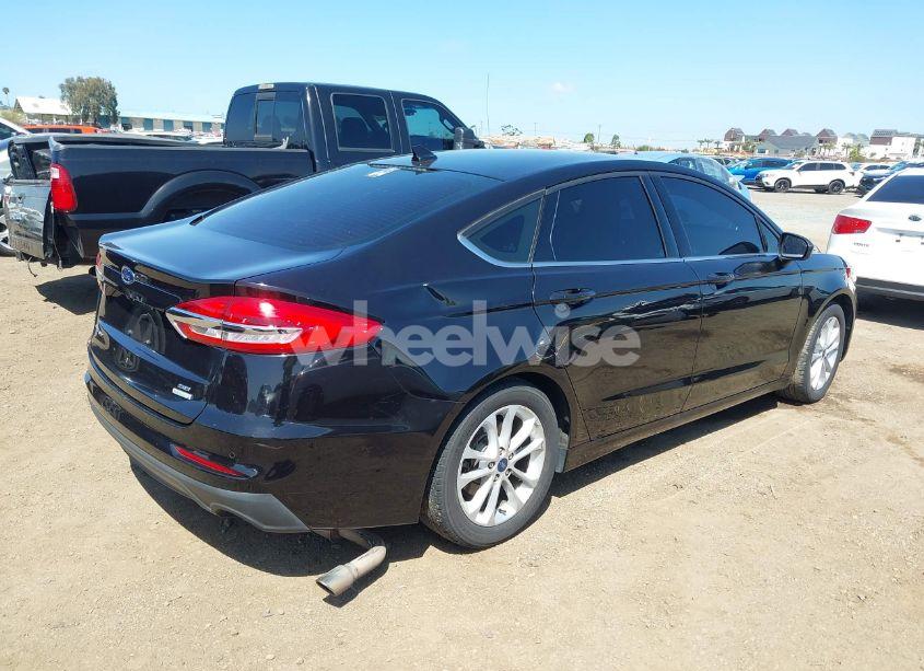 Photo 4 of 2019 Ford Fusion SE (VIN 3FA6P0HD8KR175506)