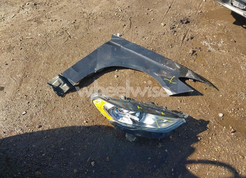 Photo 12 of 2019 Ford Fusion SE (VIN 3FA6P0HD8KR229354)