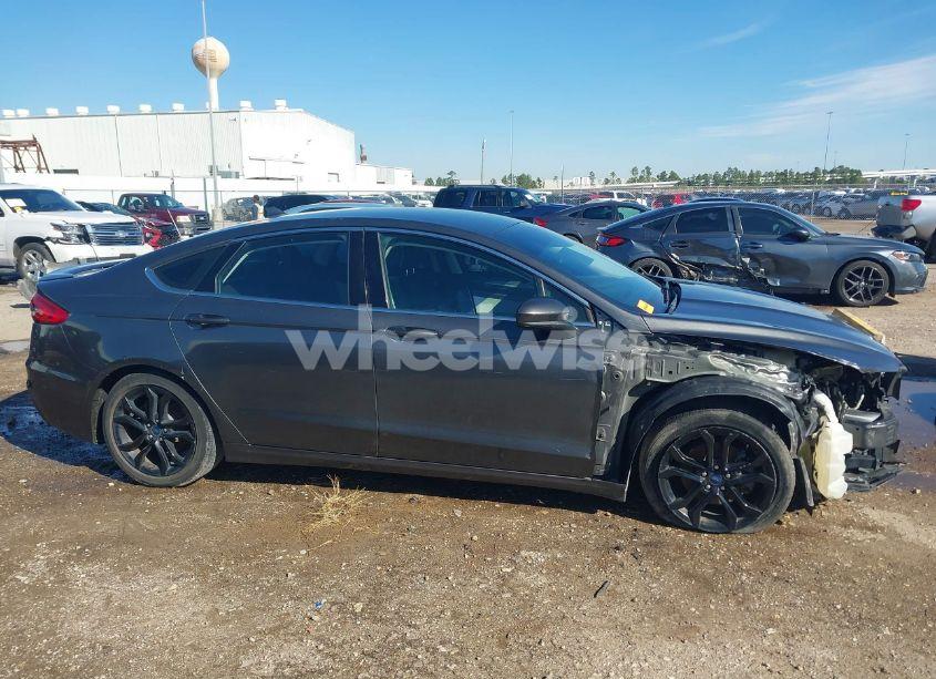 Photo 14 of 2019 Ford Fusion SE (VIN 3FA6P0HD8KR229354)