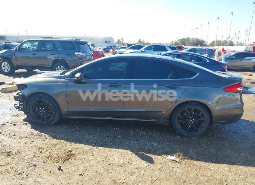 Photo 15 of 2019 Ford Fusion SE (VIN 3FA6P0HD8KR229354)