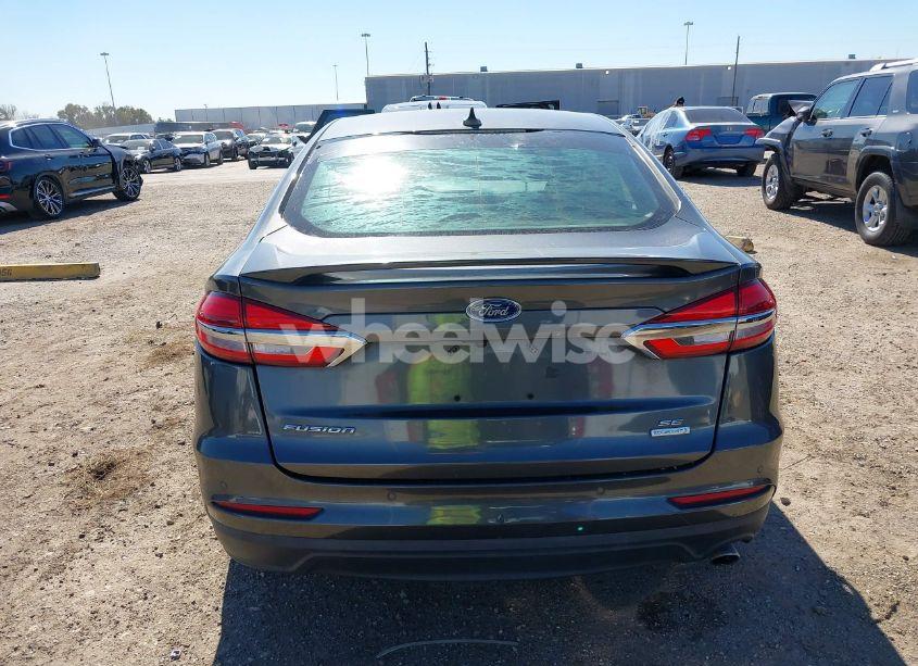 Photo 17 of 2019 Ford Fusion SE (VIN 3FA6P0HD8KR229354)