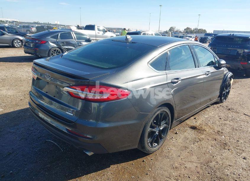 Photo 4 of 2019 Ford Fusion SE (VIN 3FA6P0HD8KR229354)