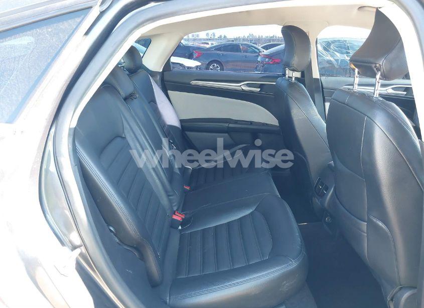 Photo 8 of 2019 Ford Fusion SE (VIN 3FA6P0HD8KR229354)