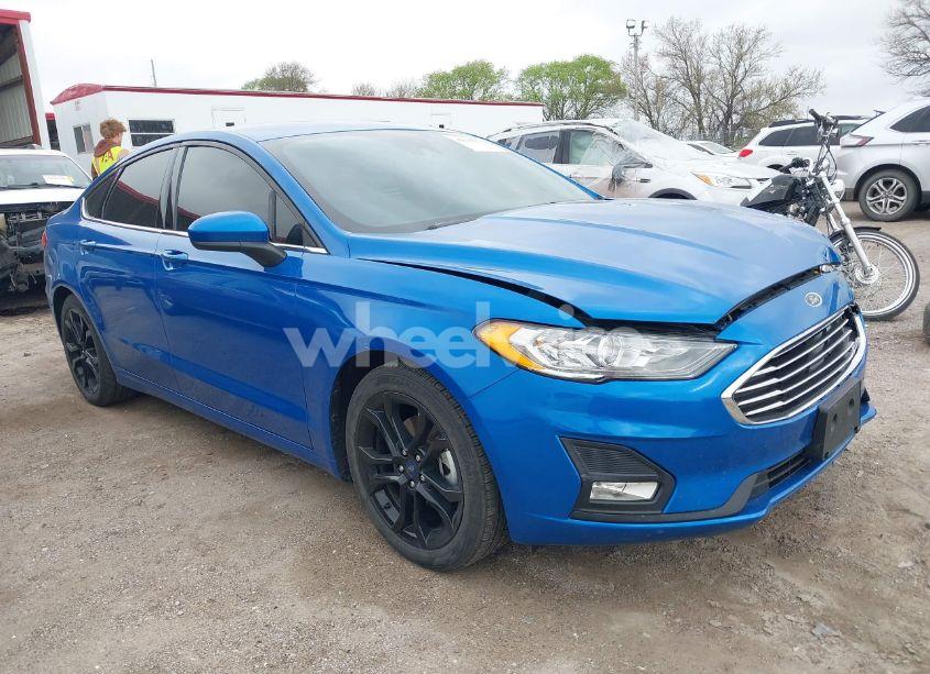 2019 Ford Fusion SE (VIN 3FA6P0HD8KR251595) main photo