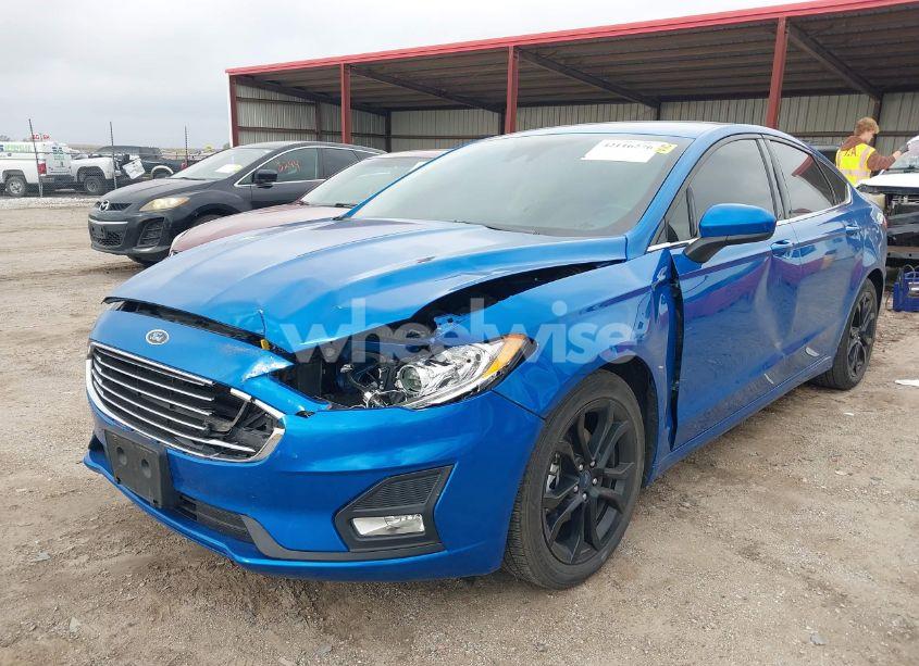 Photo 2 of 2019 Ford Fusion SE (VIN 3FA6P0HD8KR251595)