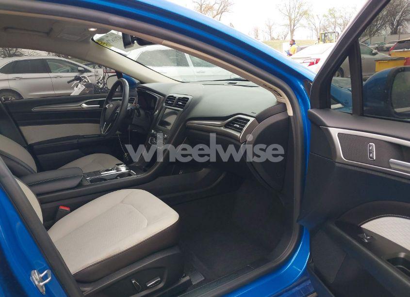 Photo 5 of 2019 Ford Fusion SE (VIN 3FA6P0HD8KR251595)