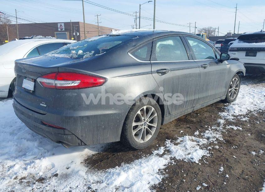 Photo 4 of 2020 Ford Fusion SE (VIN 3FA6P0HD8LR108308)