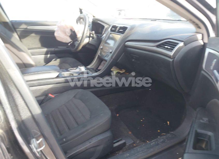 Photo 5 of 2020 Ford Fusion SE (VIN 3FA6P0HD8LR108308)