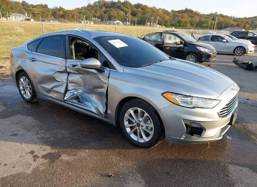 2020 Ford Fusion SE (VIN 3FA6P0HD8LR149912) main photo