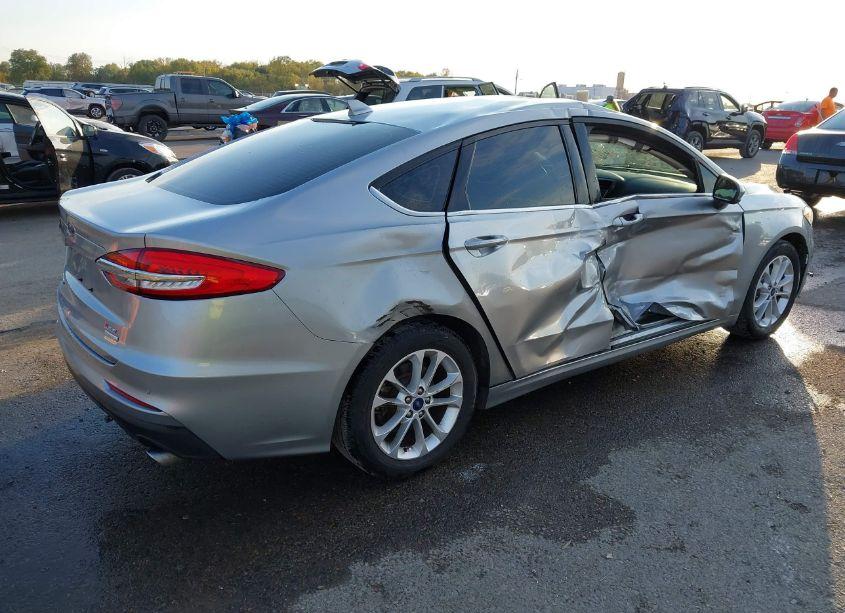 Photo 4 of 2020 Ford Fusion SE (VIN 3FA6P0HD8LR149912)